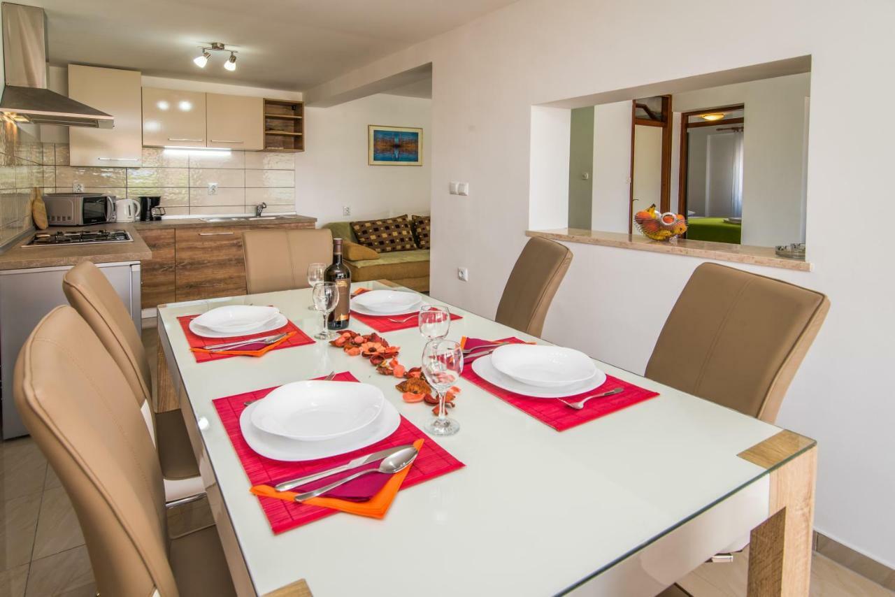 Holiday House Rosalia With Seaview And Swimming Pool Suzan ภายนอก รูปภาพ